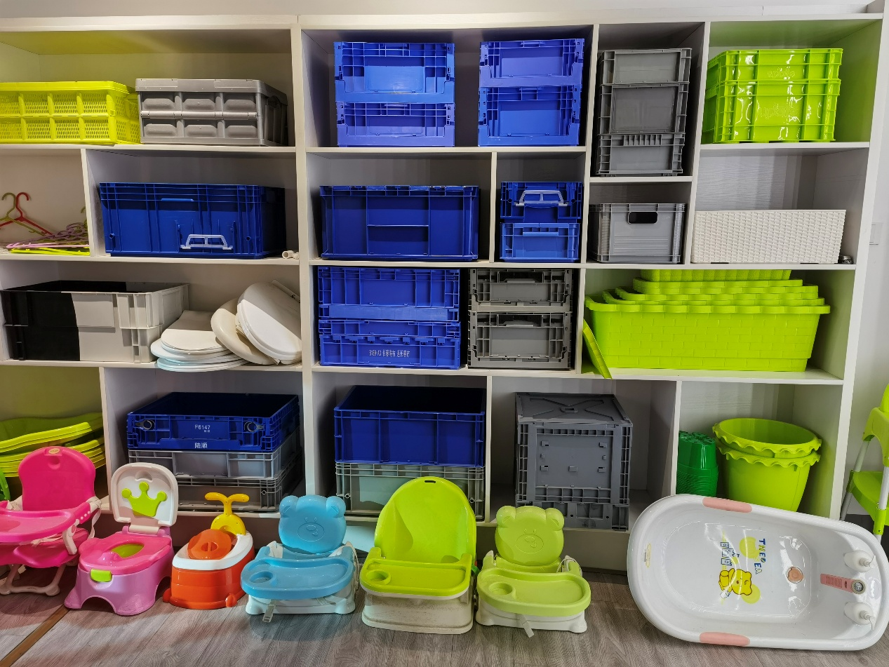 A Comprehensive Overview of Plastic Crates: Sizes, Materials, Production, and Market Trends