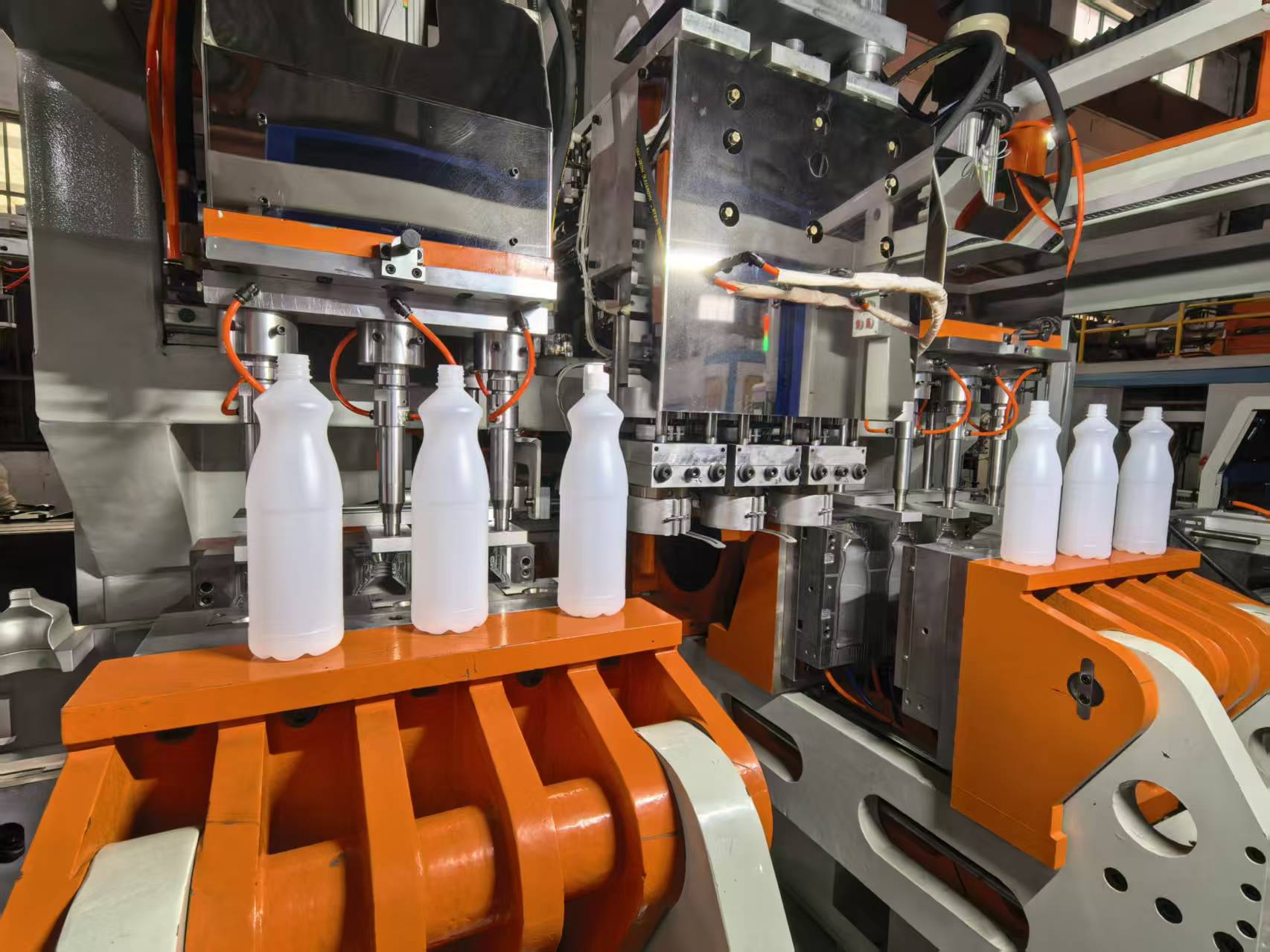 extrusion blow molding machine2.jpg