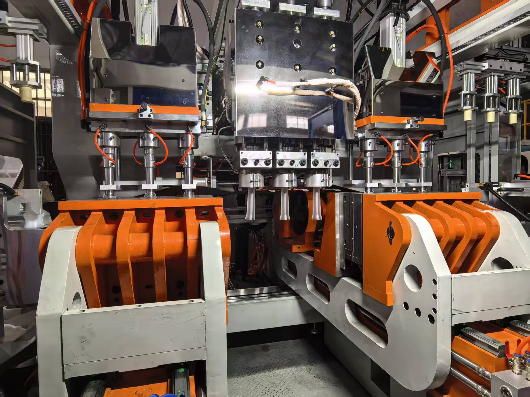 extrusion blow molding machine4.jpg