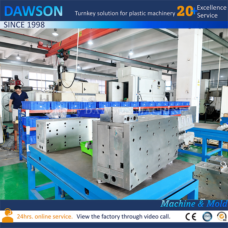 Custom HDPE Jerry Can Blow Mold 5L-20L Precision Extrusion Blow Molding Mould for Oil Containers
